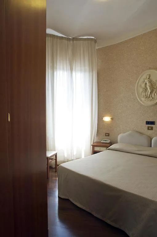 Hotel Patria Chianciano Terme 4*,